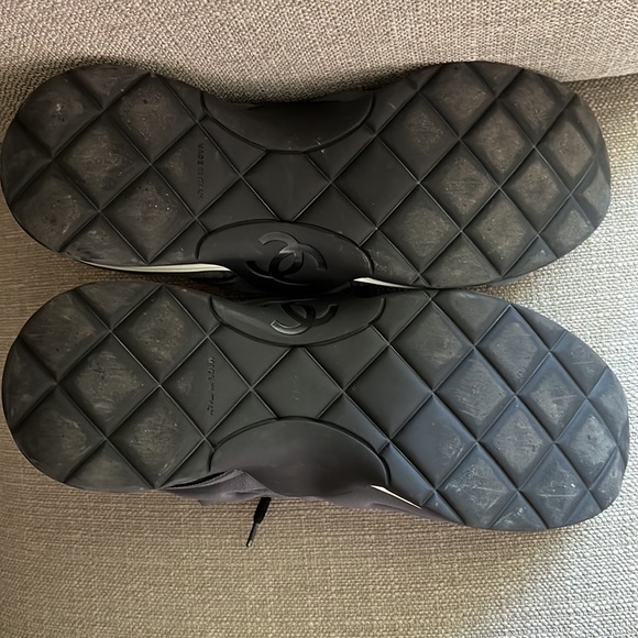 Authentic CHANEL  sneakers - Picture 4 of 4